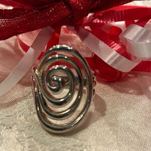 Sterling Silver large and solid spiral ring w/ an elongated open design size 8
